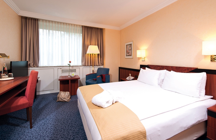 Imagen de la habitación del Hotel Leonardo Frankfurt City South. Foto 5