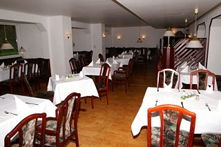 Imagen del bar/restaurante del Hotel Leonardo Freital. Foto 5
