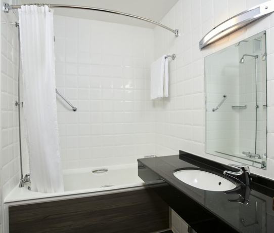 Imagen de la habitación del Hotel Leonardo Galway. Foto 12