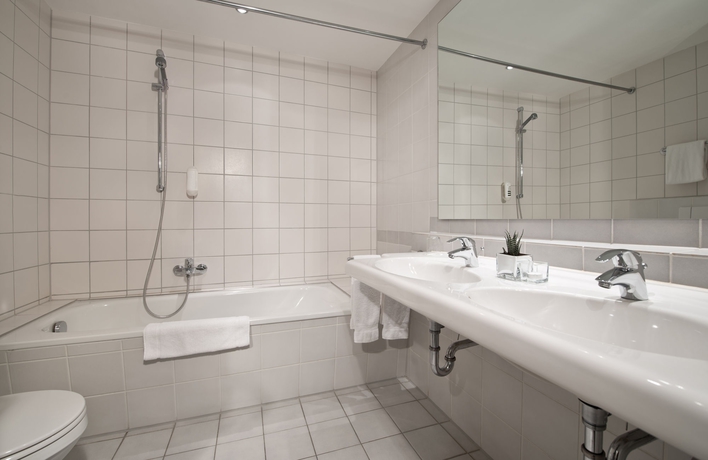 Imagen de la habitación del Hotel Leonardo Hamburg Airport. Foto 7