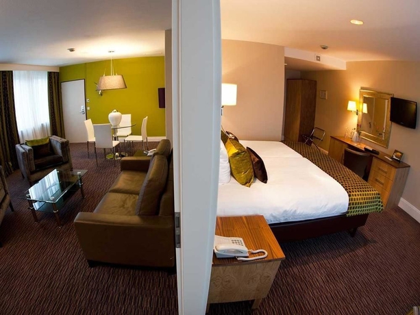 Imagen de la habitación del Hotel Leonardo Hamburg Elbbruken. Foto 6