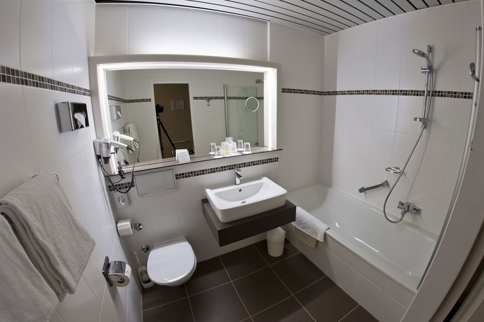 Imagen de la habitación del Hotel Leonardo Hamburg Elbbruken. Foto 7