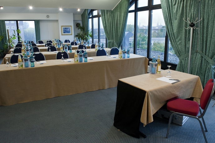 Imagen de los interiores del Hotel Leonardo Hamburg Elbbruken. Foto 15