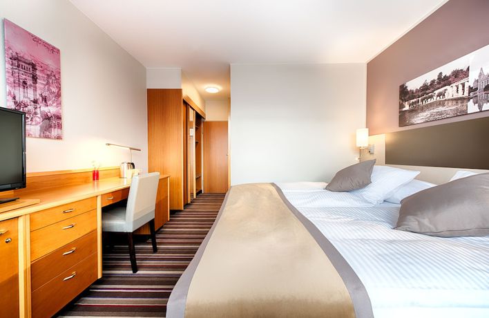 Imagen de la habitación del Hotel Leonardo Hannover. Foto 7