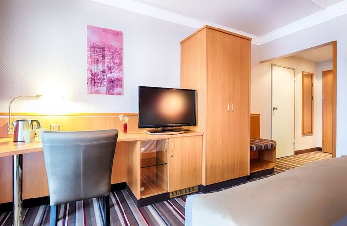 Imagen de la habitación del Hotel Leonardo Hannover. Foto 13