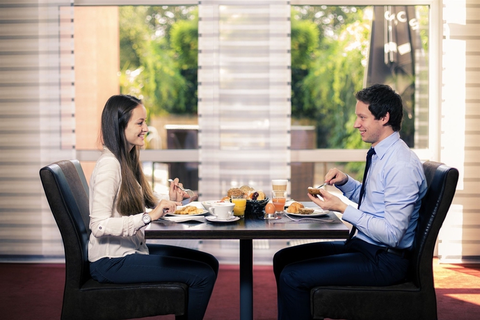 Imagen del bar/restaurante del Hotel Leonardo Hannover Medical Park. Foto 2