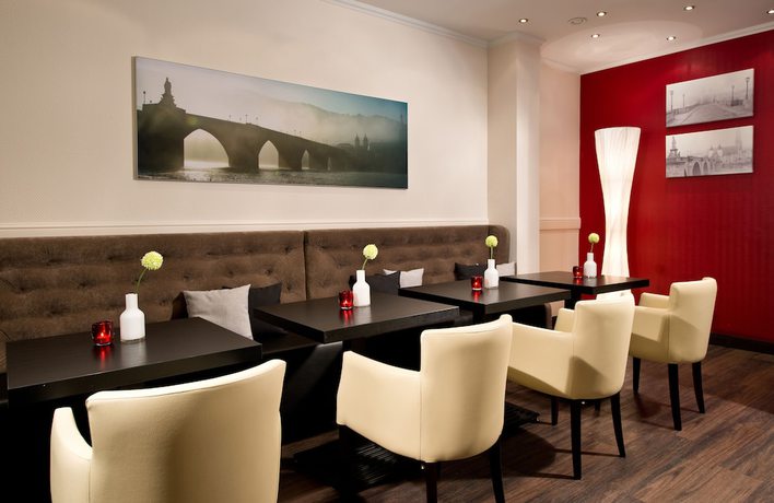Imagen del bar/restaurante del Hotel Leonardo Heidelberg City Center. Foto 6