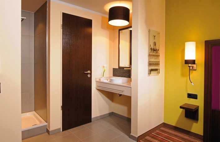 Imagen de la habitación del Hotel Leonardo Hotel Berlin. Foto 10