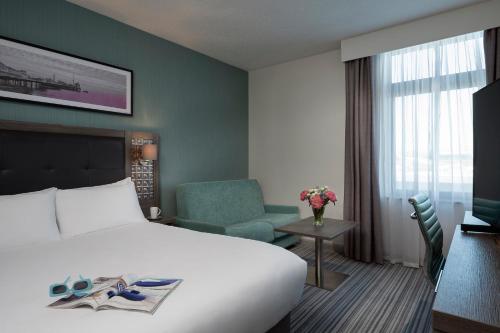 Imagen de la habitación del Hotel Leonardo Hotel Brighton. Foto 14