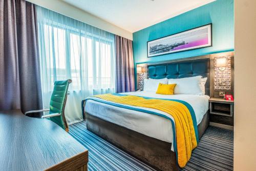 Imagen de la habitación del Hotel Leonardo Hotel Brighton. Foto 18