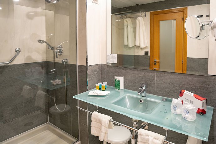 Imagen de la habitación del Hotel Leonardo Hotel Fuengirola Costa Del Sol. Foto 15