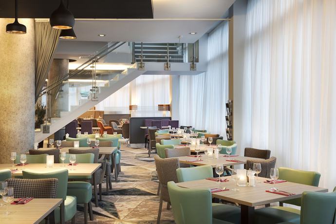 Imagen del bar/restaurante del Hotel Leonardo Hotel London Watford. Foto 2