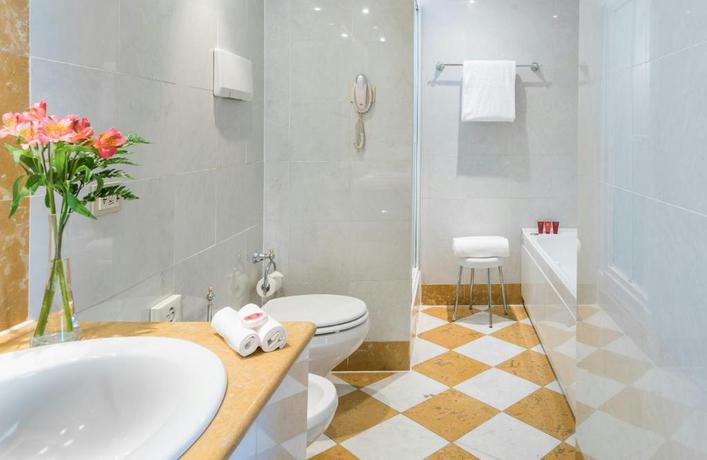 Imagen de la habitación del Hotel Leonardo Hotel Milan City Center. Foto 17
