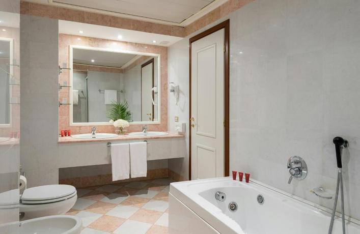 Imagen de la habitación del Hotel Leonardo Hotel Milan City Center. Foto 18