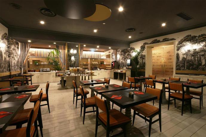 Imagen del bar/restaurante del Hotel Leonardo Hotel Milan City Center. Foto 3