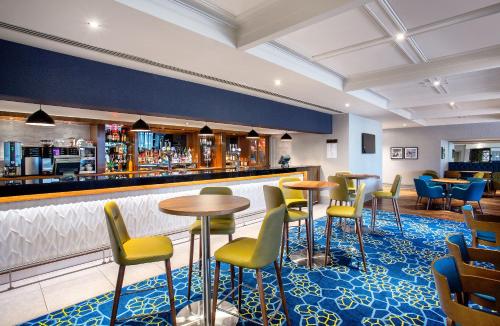 Imagen del bar/restaurante del Hotel Leonardo Hotel and Conference Venue Aberdeen Airport. Foto 13