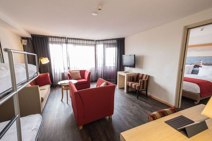 Imagen de la habitación del Hotel Leonardo IJmuiden Seaport Beach. Foto 15