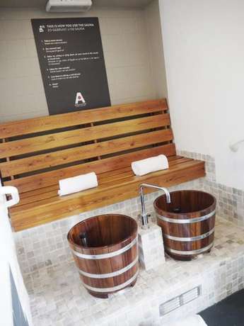 Imagen de la piscina del Hotel Leonardo IJmuiden Seaport Beach. Foto 20