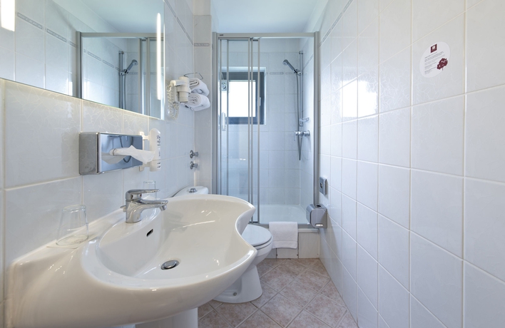 Imagen de la habitación del Hotel Leonardo Inn Hamburg Airport. Foto 8