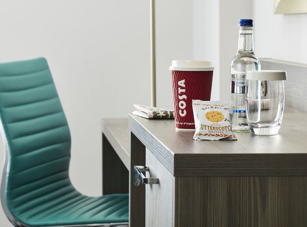 Imagen de la habitación del Hotel Leonardo Inverness. Foto 4