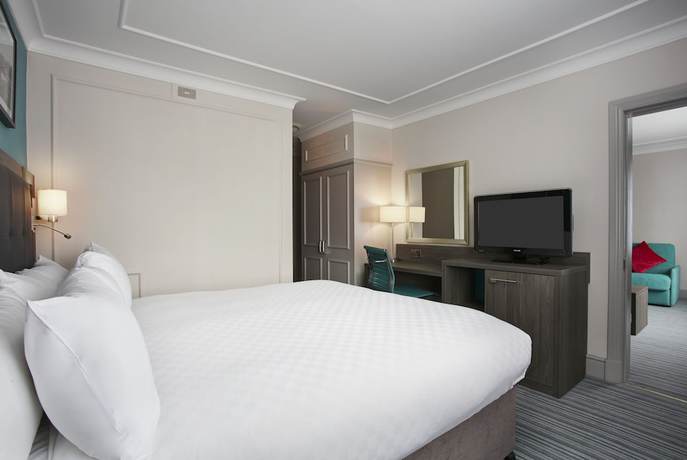 Imagen de la habitación del Hotel Leonardo Inverness. Foto 9