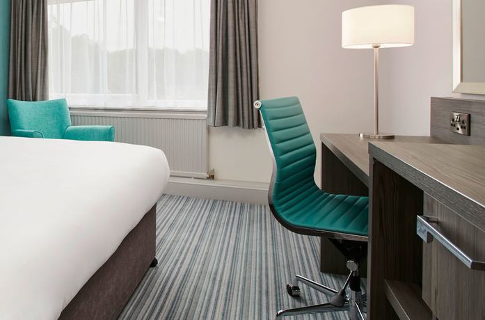 Imagen de la habitación del Hotel Leonardo Inverness. Foto 12