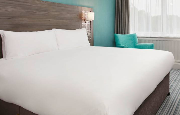 Imagen de la habitación del Hotel Leonardo Inverness. Foto 13