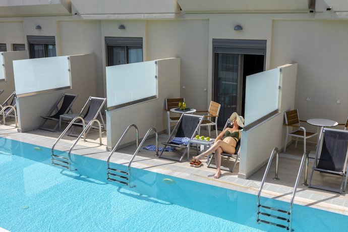 Imagen de la piscina del Hotel Leonardo Kolymbia Resort Rhodes. Foto 20