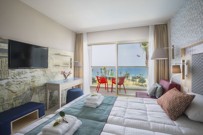 Imagen de la habitación del Hotel Leonardo Laura Beach and Splash Resort. Foto 3