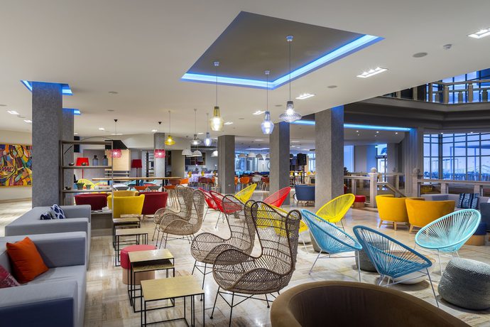 Imagen de los interiores del Hotel Leonardo Laura Beach and Splash Resort. Foto 18