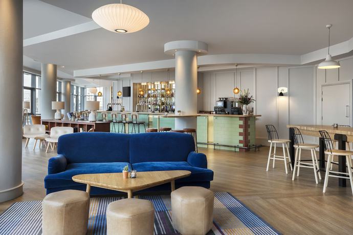 Imagen del bar/restaurante del Hotel Leonardo Liverpool. Foto 5