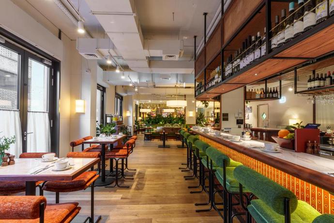 Imagen del bar/restaurante del Hotel Leonardo London Aldgate. Foto 2
