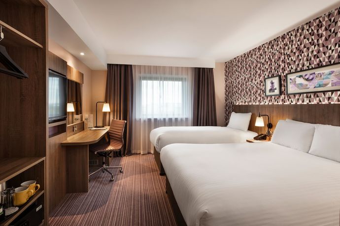 Imagen de la habitación del Hotel Leonardo London Heathrow Airport. Foto 1