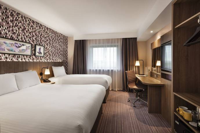 Imagen de la habitación del Hotel Leonardo London Heathrow Airport. Foto 2