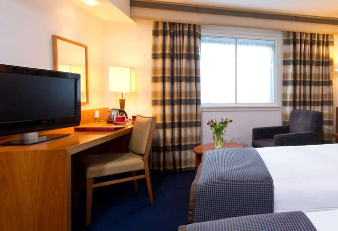 Imagen de la habitación del Hotel Leonardo London Heathrow Airport. Foto 15