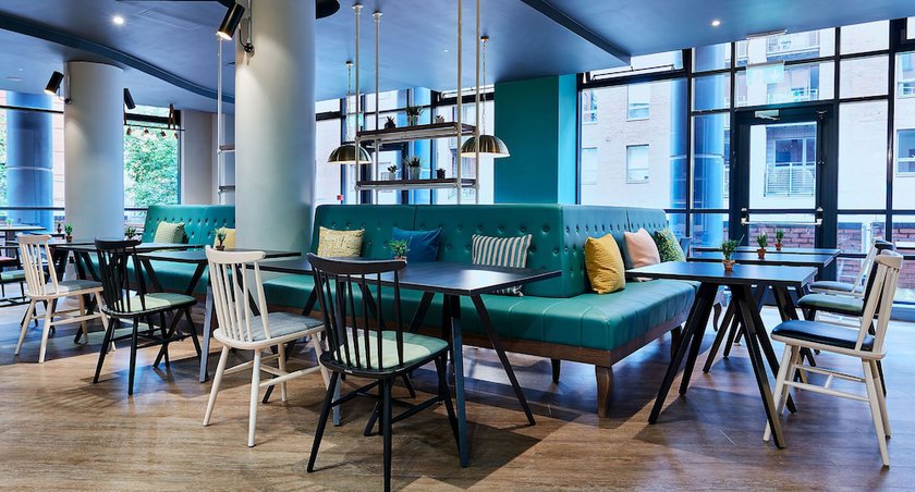 Imagen del bar/restaurante del Hotel Leonardo Manchester Central. Foto 2