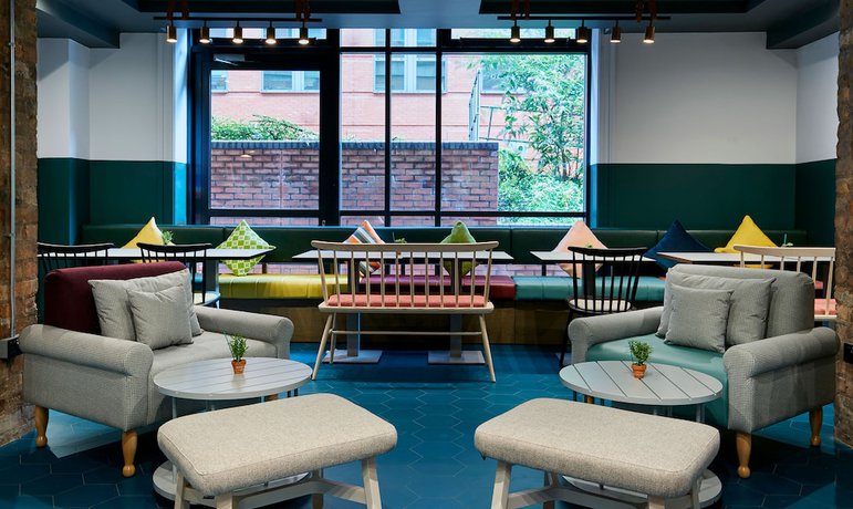 Imagen del bar/restaurante del Hotel Leonardo Manchester Central. Foto 3