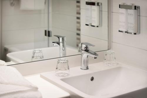 Imagen de la habitación del Hotel Leonardo Manchester Piccadilly. Foto 11