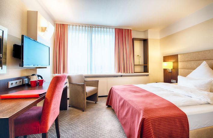 Imagen de la habitación del Hotel Leonardo Munich Arabellapark. Foto 3