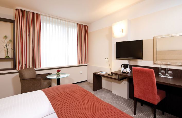 Imagen de la habitación del Hotel Leonardo Munich Arabellapark. Foto 13