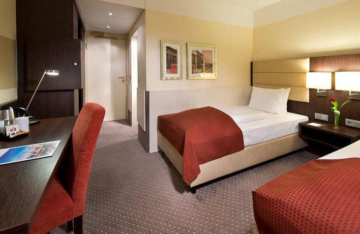 Imagen de la habitación del Hotel Leonardo Munich Arabellapark. Foto 14