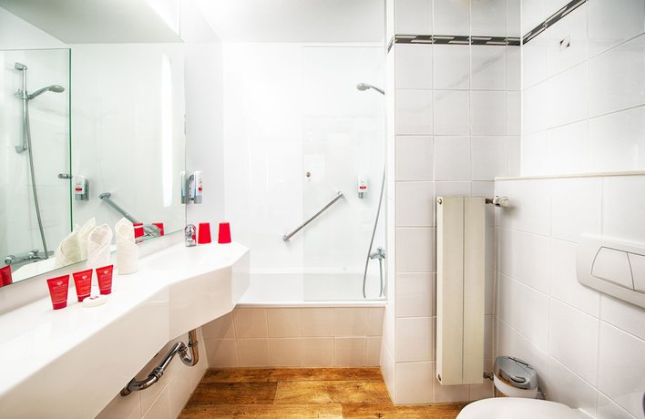 Imagen de la habitación del Hotel Leonardo Munich Arabellapark. Foto 16