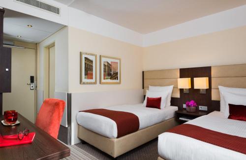 Imagen de la habitación del Hotel Leonardo Munich Arabellapark. Foto 20