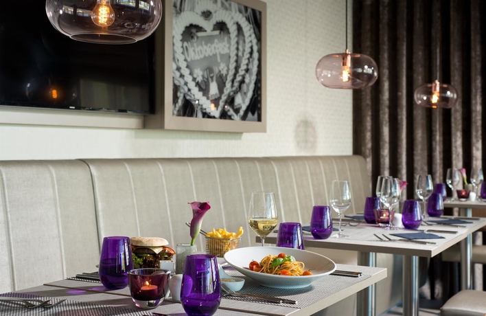 Imagen del bar/restaurante del Hotel Leonardo Munich City Olympiapark. Foto 5