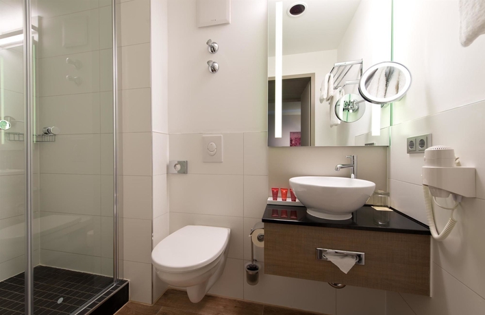 Imagen de la habitación del Hotel Leonardo Munich City Olympiapark. Foto 12