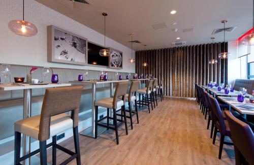 Imagen del bar/restaurante del Hotel Leonardo Munich City Olympiapark. Foto 10