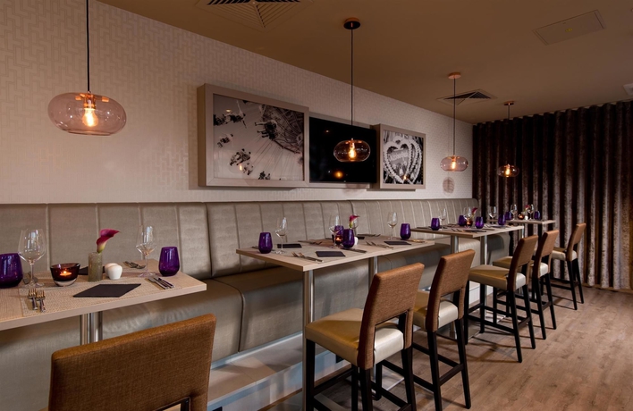 Imagen del bar/restaurante del Hotel Leonardo Munich City Olympiapark. Foto 8