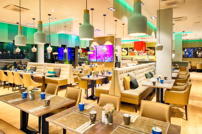 Imagen del bar/restaurante del Hotel Leonardo Munich City South. Foto 2