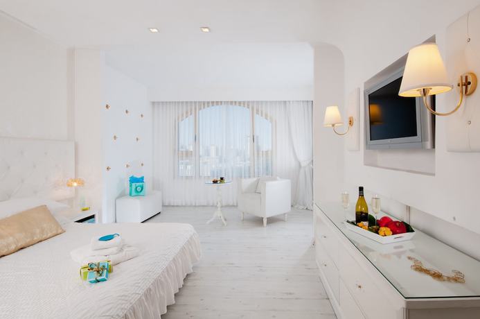 Imagen de la habitación del Hotel Leonardo Negev. Foto 14