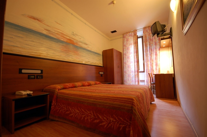 Imagen de la habitación del Hotel Leonardo, Pisa. Foto 10